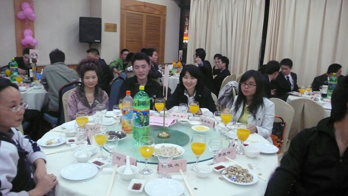 The Company held ceremonious dinner party for reunion in the Spring Festival of 2007 in the guesthouse